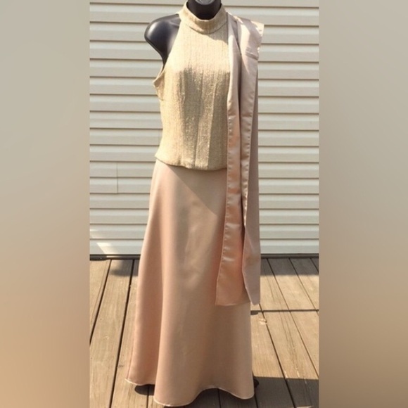 Dave & Johnny Dresses & Skirts - 4 / $15 Dave & Johnny women’s gold skirt, top and shawl outfit